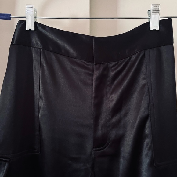 House of Harlow Satin set wide leg cargo pants and crop top Bustier Sz Small NWT - Picture 5 of 16